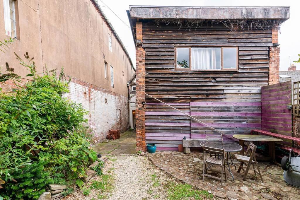 Medieval Roots And Harry Potter Townhouse - Hiking Near Ludlow ลีโอมินสเตอร์ ภายนอก รูปภาพ